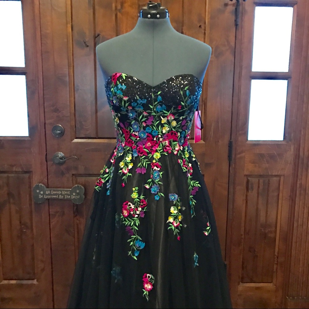 JVN Jovani Black Strapless Floral Chiffon Gown! - Picture 2 of 7